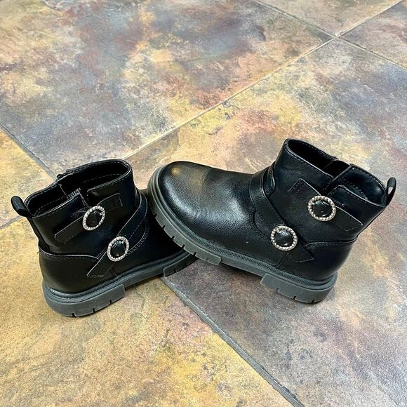 Cat & Jack Evie Lug Sole Black Ankle Boots 11 - Picture 5 of 14